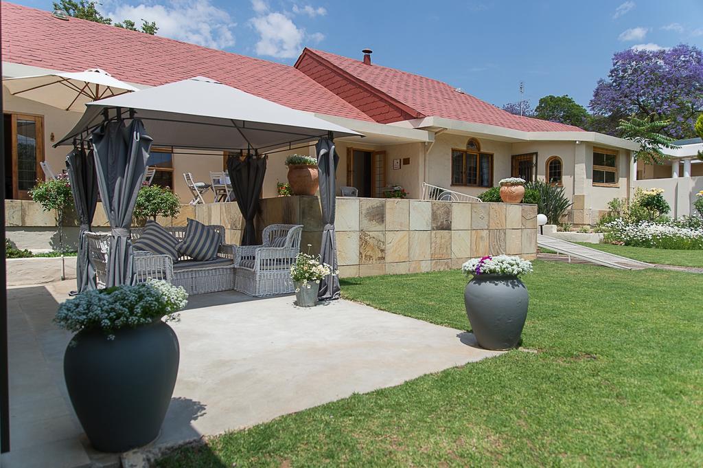 Adeo Bed and Breakfast Bloemfontein Esterno foto